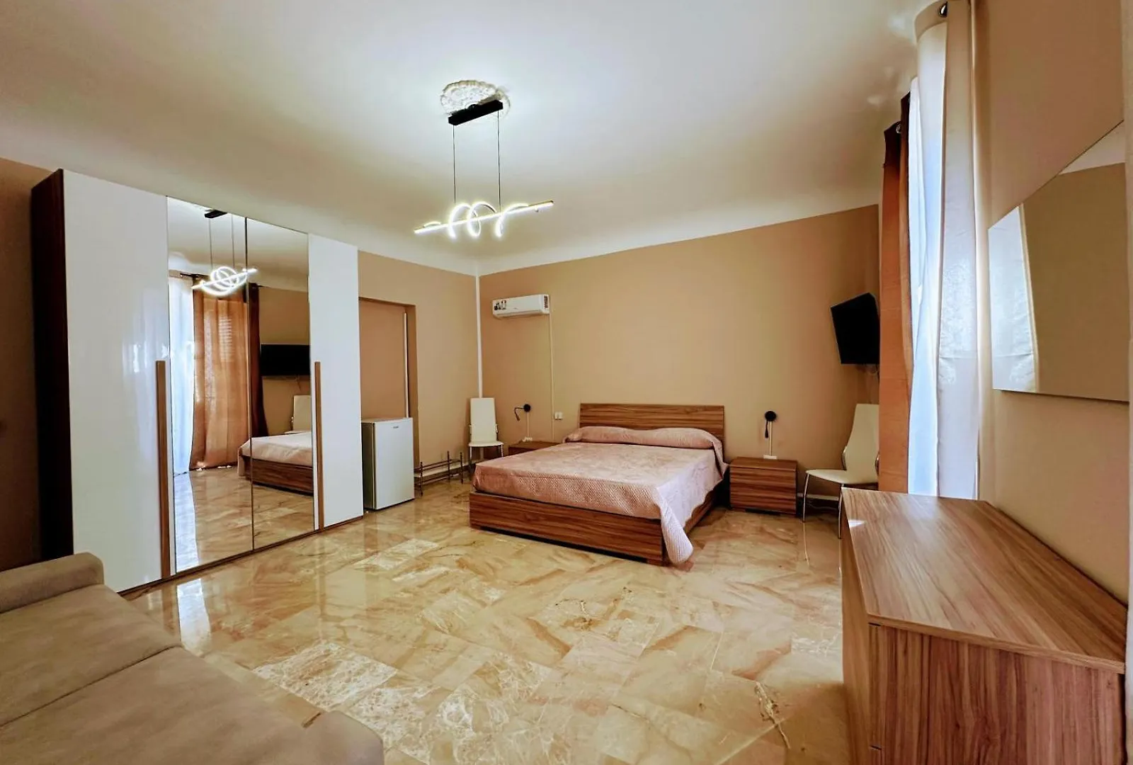 Centro Storico Stazione Aeroporto Wi-Fi&Selfcheck-In Apartment Palermo Italy