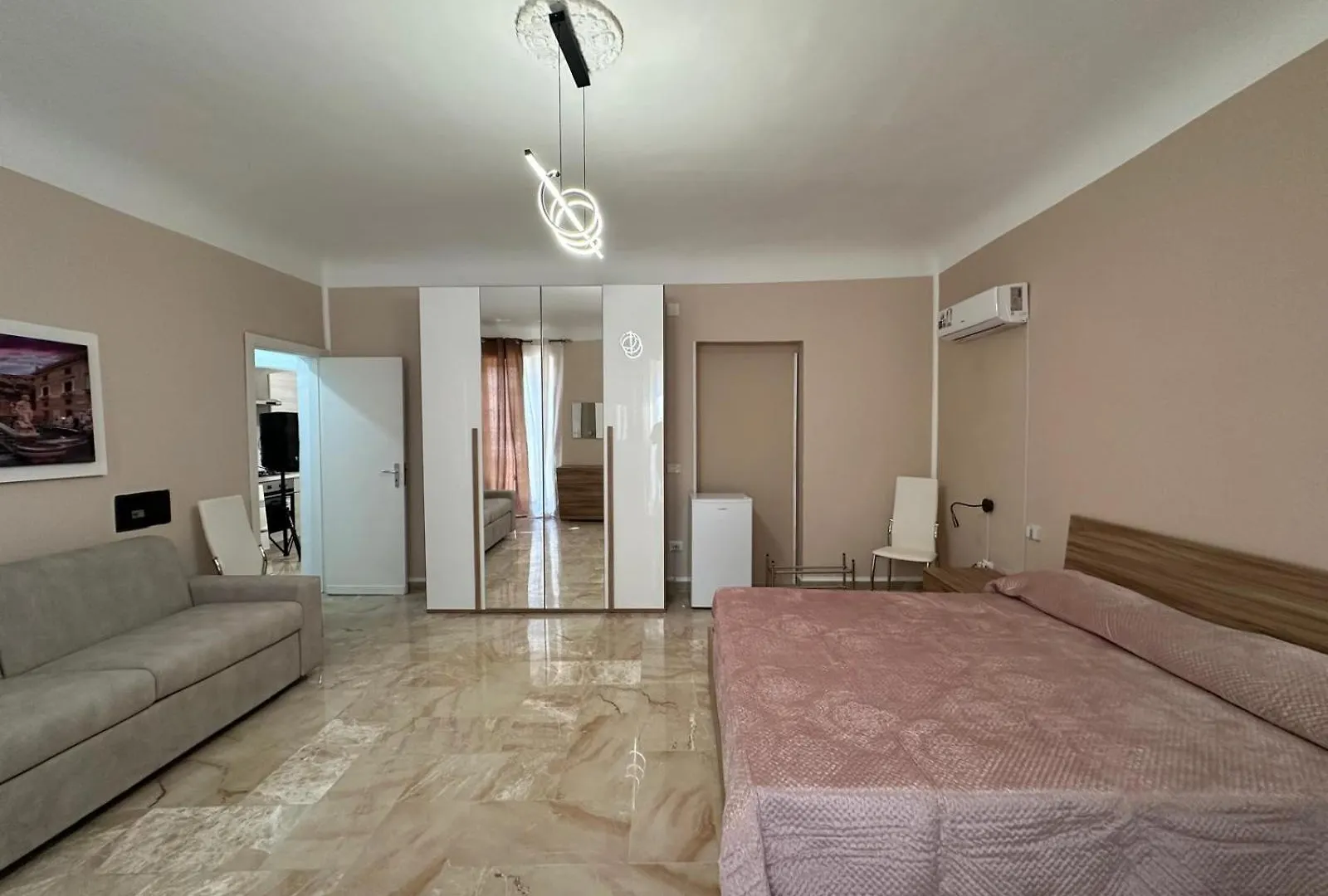 Centro Storico Stazione Aeroporto Wi-Fi&Selfcheck-In Apartment Palermo
