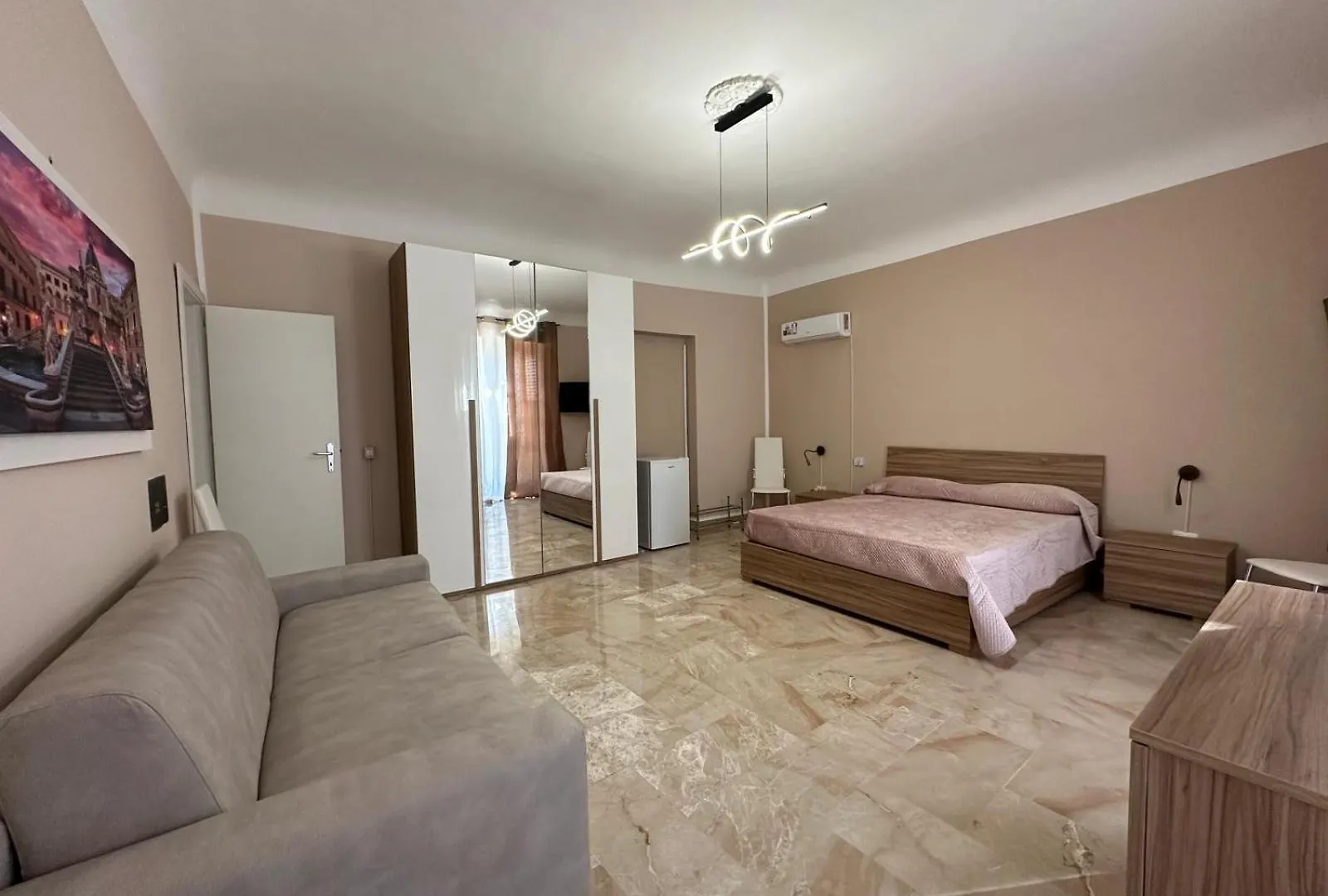 Centro Storico Stazione Aeroporto Wi-Fi&Selfcheck-In Apartment Palermo 0*,  Italy